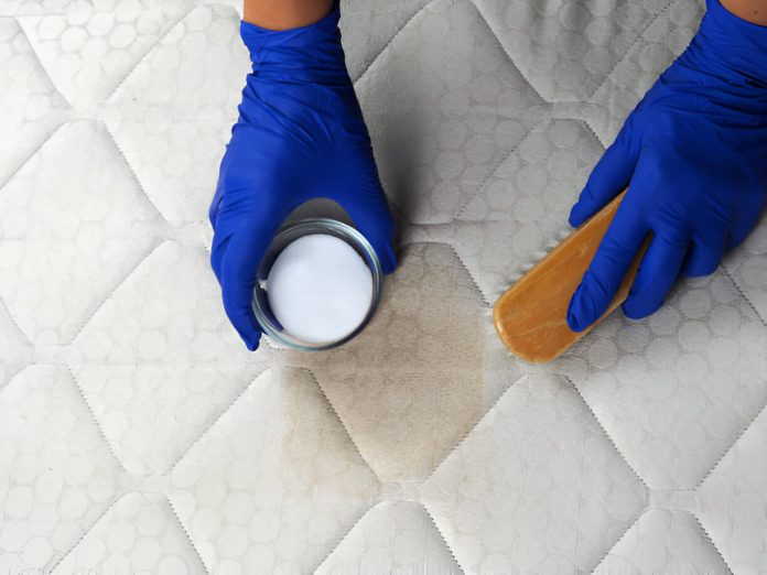 nettoyer matelas tache 1