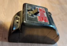 Vieux disjoncteur EDF noir : risques et solutions vieux disjoncteur noir edf