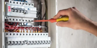 Devis électricité maison ancienne : pourquoi le même chantier passe de 6 000 à 18 000 €