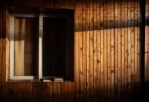 Habiller un mur extérieur pas cher : 7 solutions qui tiennent vraiment dans le temps
